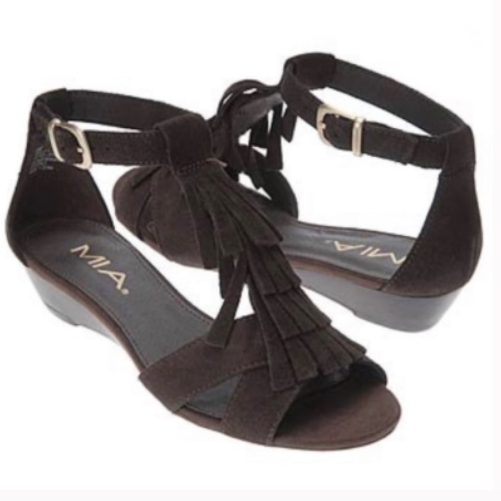 NWT MIA Dark Brown Fringe Suede T Straps